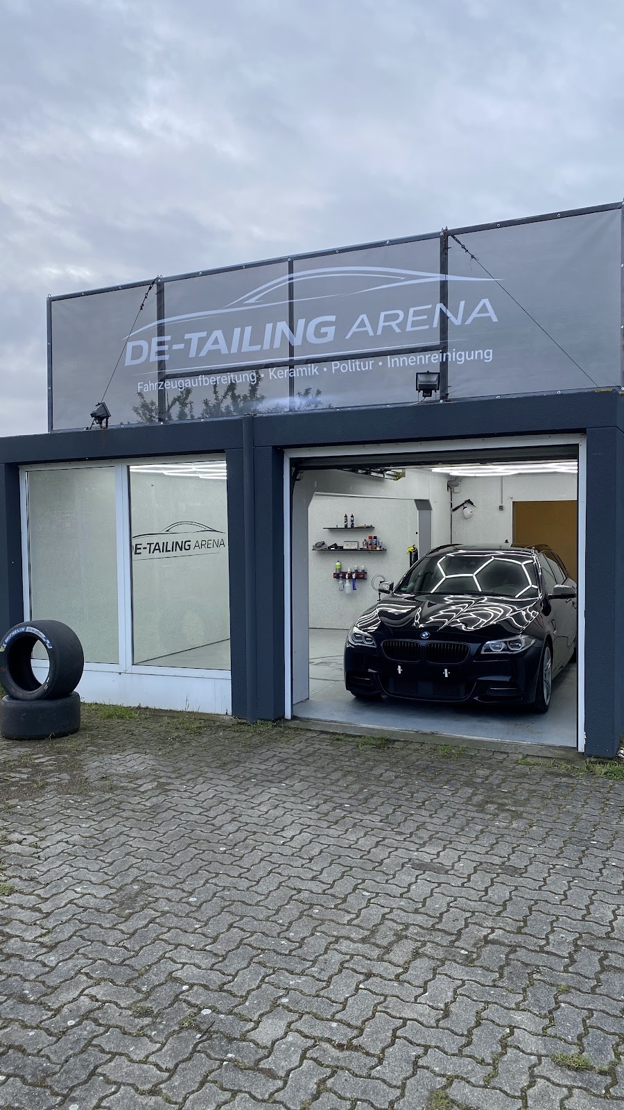 Detailing Arena Studio Außenansicht